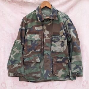 Vintage M81 Woodland Camo BDU Shirt Jacket Large Short Army Camouflage Button Up